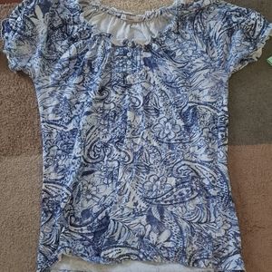 Short sleeve top, 3 buttons on neck